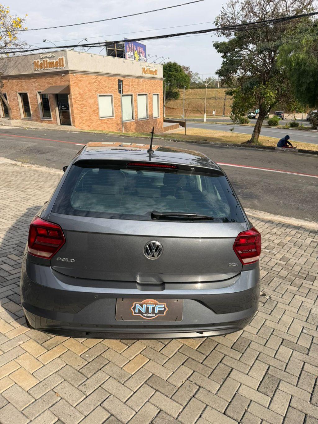 VOLKSWAGEN Polo Hatch - Foto