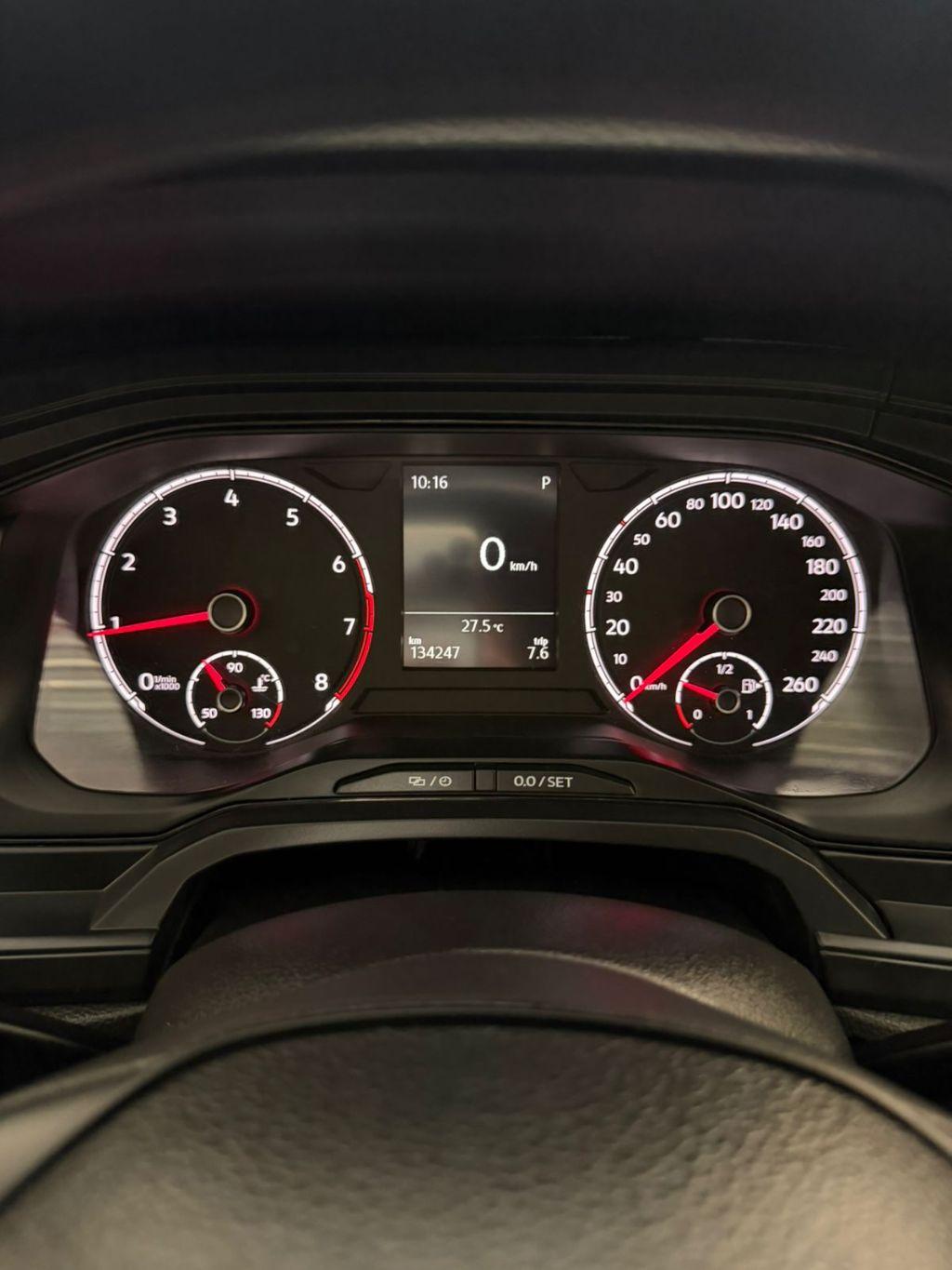 VOLKSWAGEN Polo Hatch - Foto