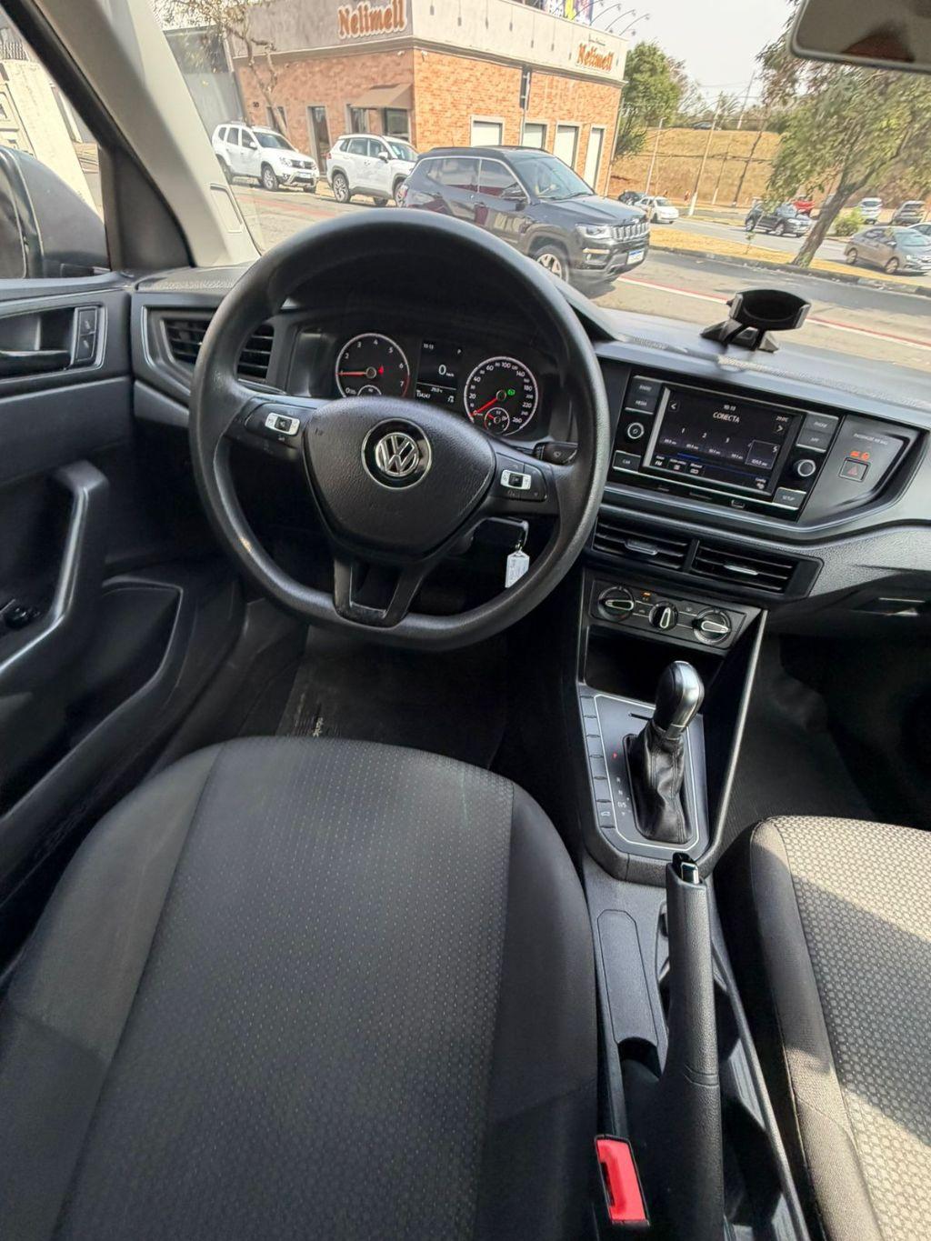 VOLKSWAGEN Polo Hatch - Foto