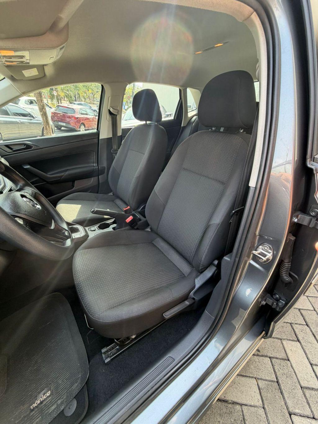 VOLKSWAGEN Polo Hatch - Foto