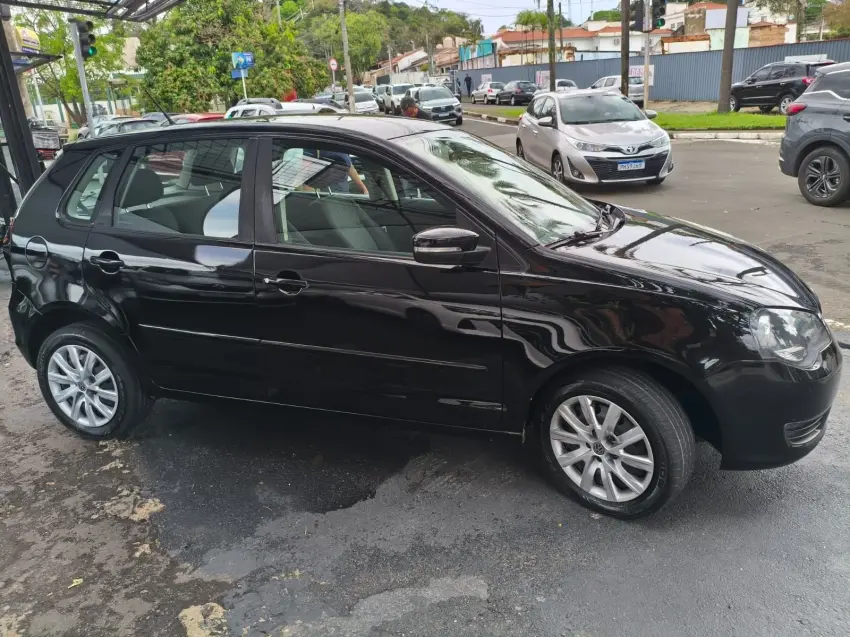 VOLKSWAGEN Polo Hatch - Foto