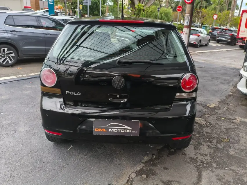 VOLKSWAGEN Polo Hatch - Foto