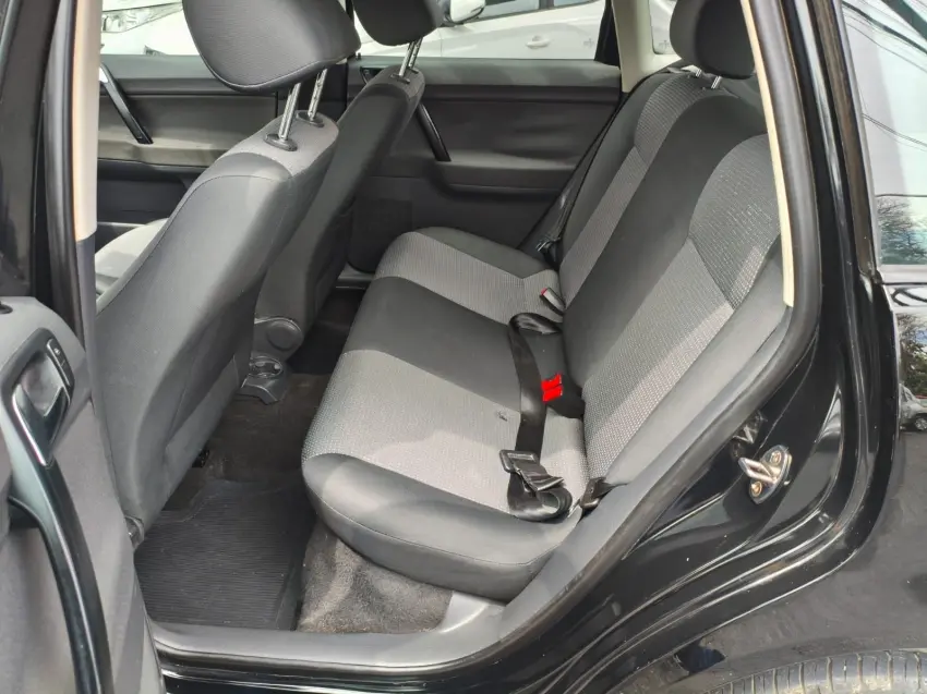 VOLKSWAGEN Polo Hatch - Foto