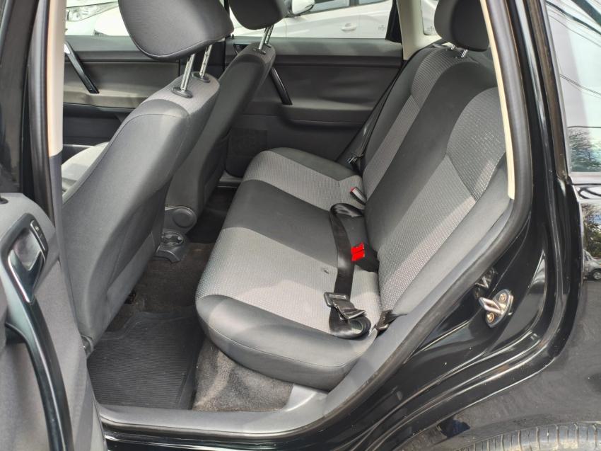 VOLKSWAGEN Polo Hatch - Foto
