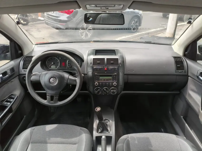 VOLKSWAGEN Polo Hatch - Foto