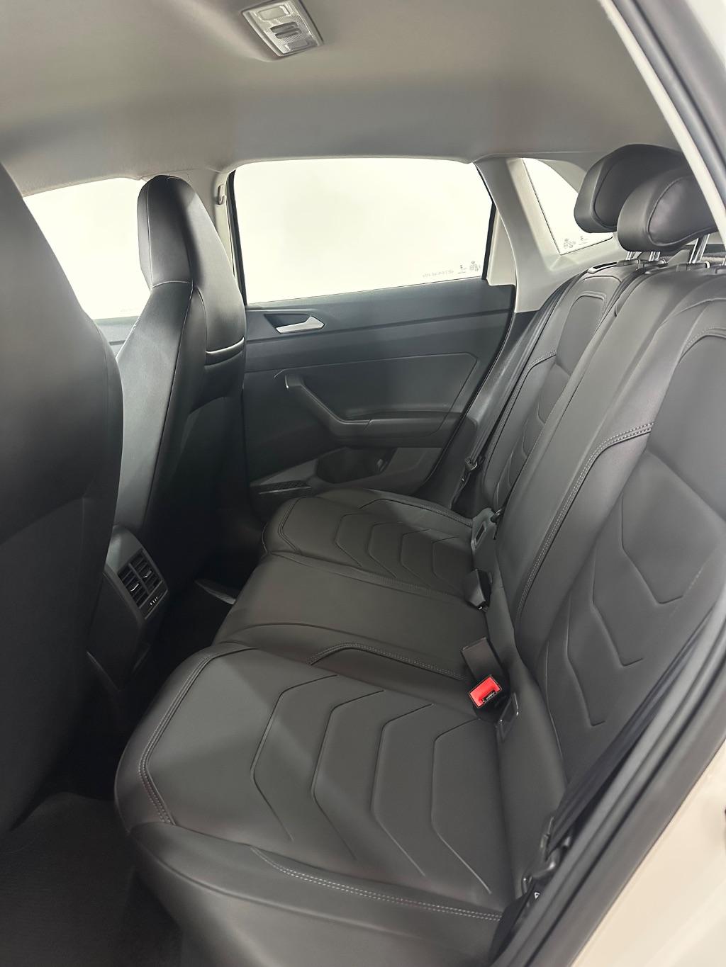 VOLKSWAGEN Polo Hatch - Foto