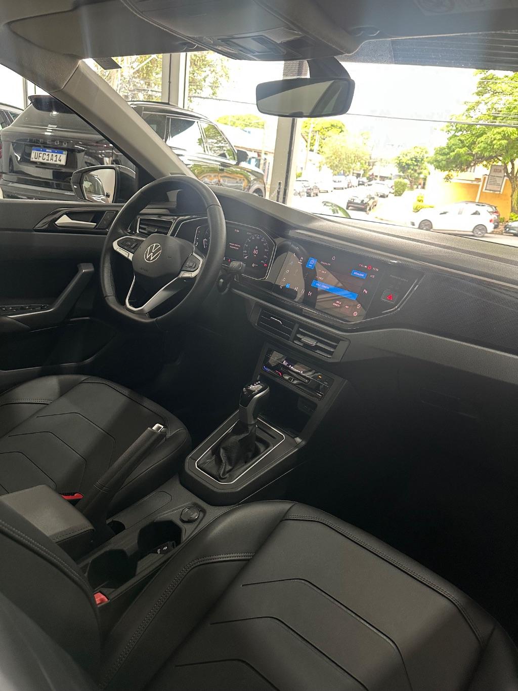 VOLKSWAGEN Polo Hatch - Foto