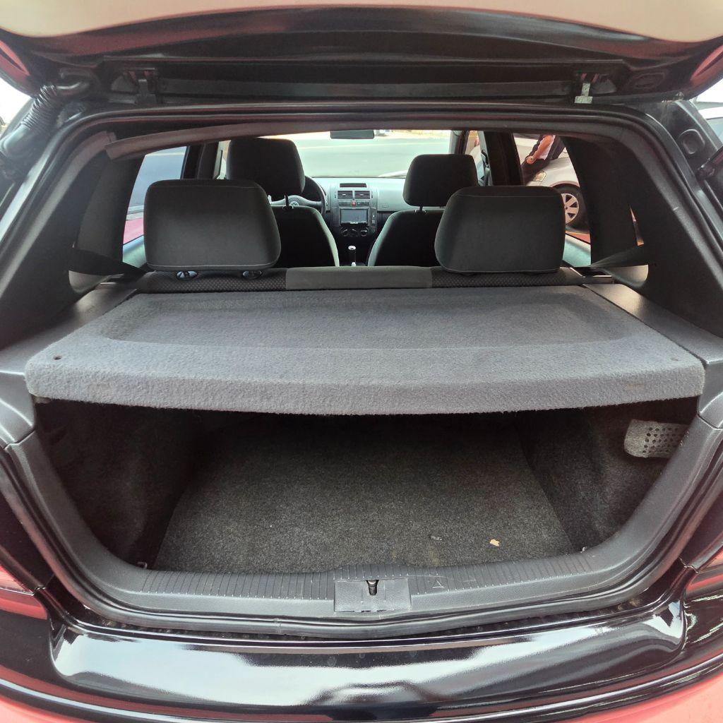 VOLKSWAGEN Polo Hatch - Foto