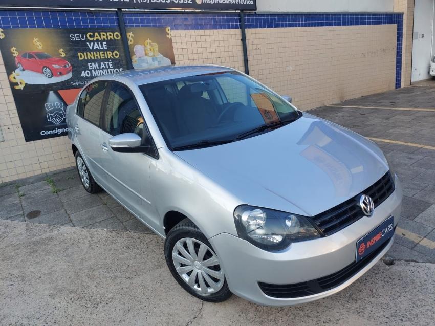 VOLKSWAGEN Polo Sedan - Foto