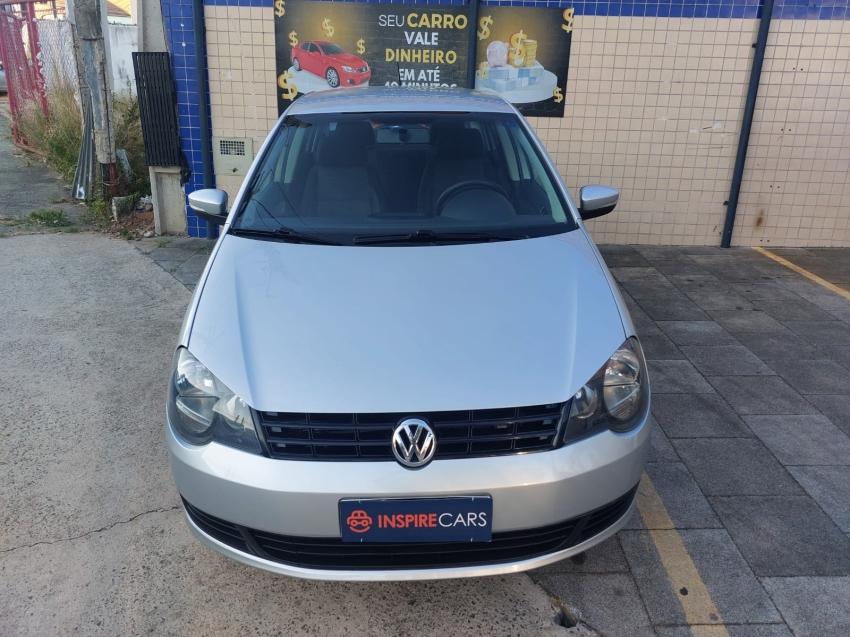 VOLKSWAGEN Polo Sedan - Foto