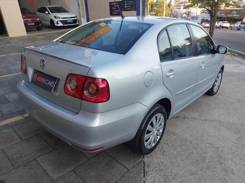 VOLKSWAGEN Polo Sedan - Foto