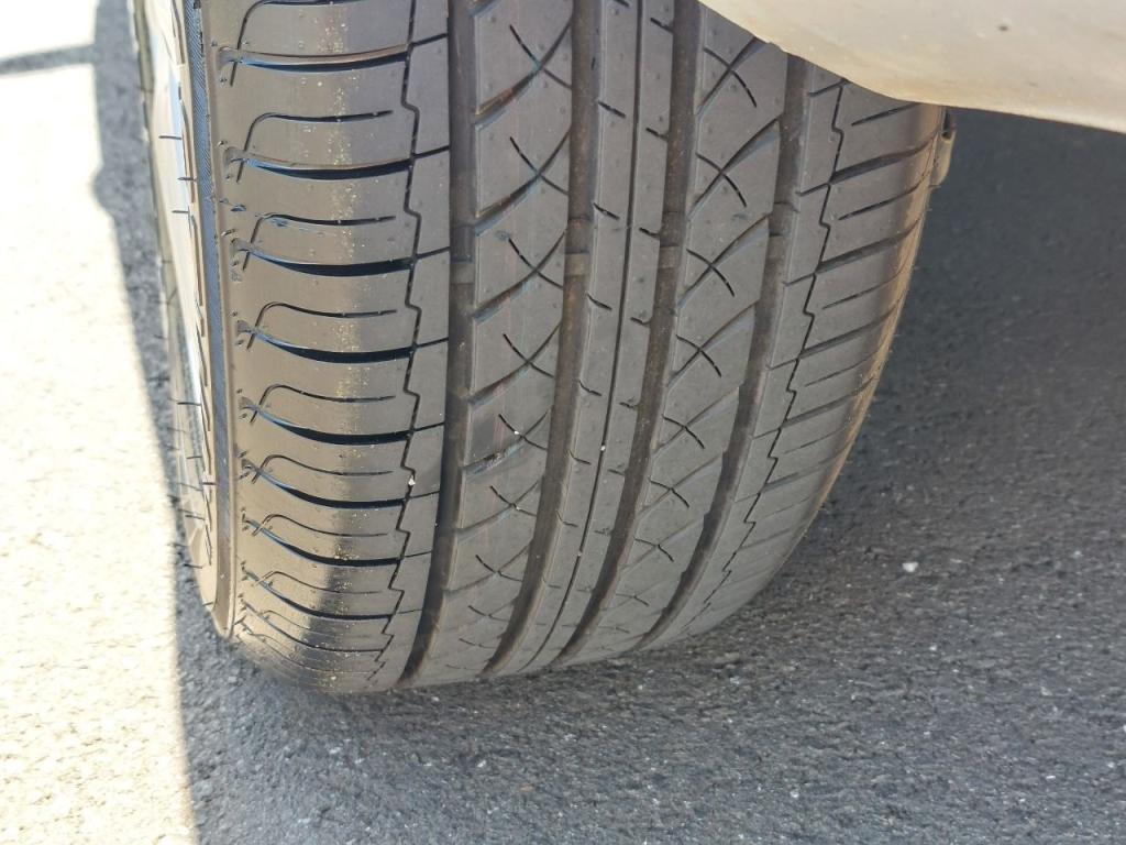 VOLKSWAGEN Polo Sedan - Foto