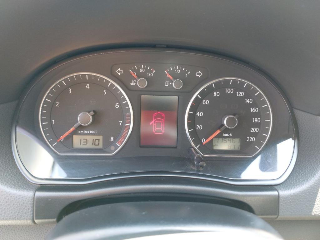 VOLKSWAGEN Polo Sedan - Foto