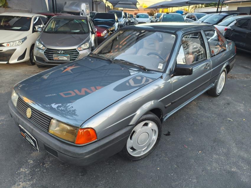 VOLKSWAGEN Santana - Foto