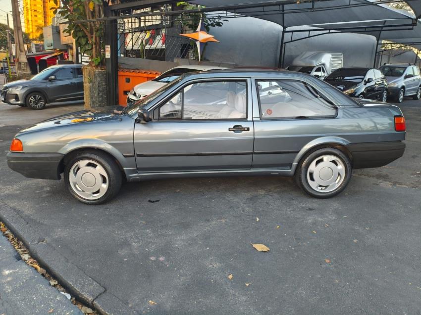 VOLKSWAGEN Santana - Foto