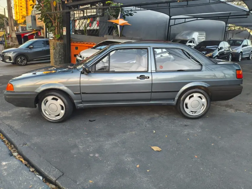 VOLKSWAGEN Santana - Foto