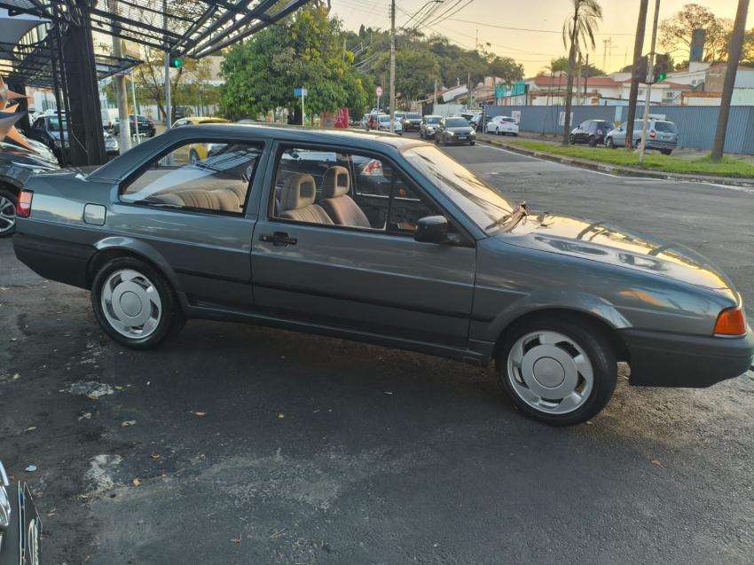 VOLKSWAGEN Santana - Foto