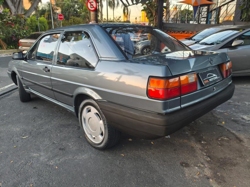 VOLKSWAGEN Santana - Foto