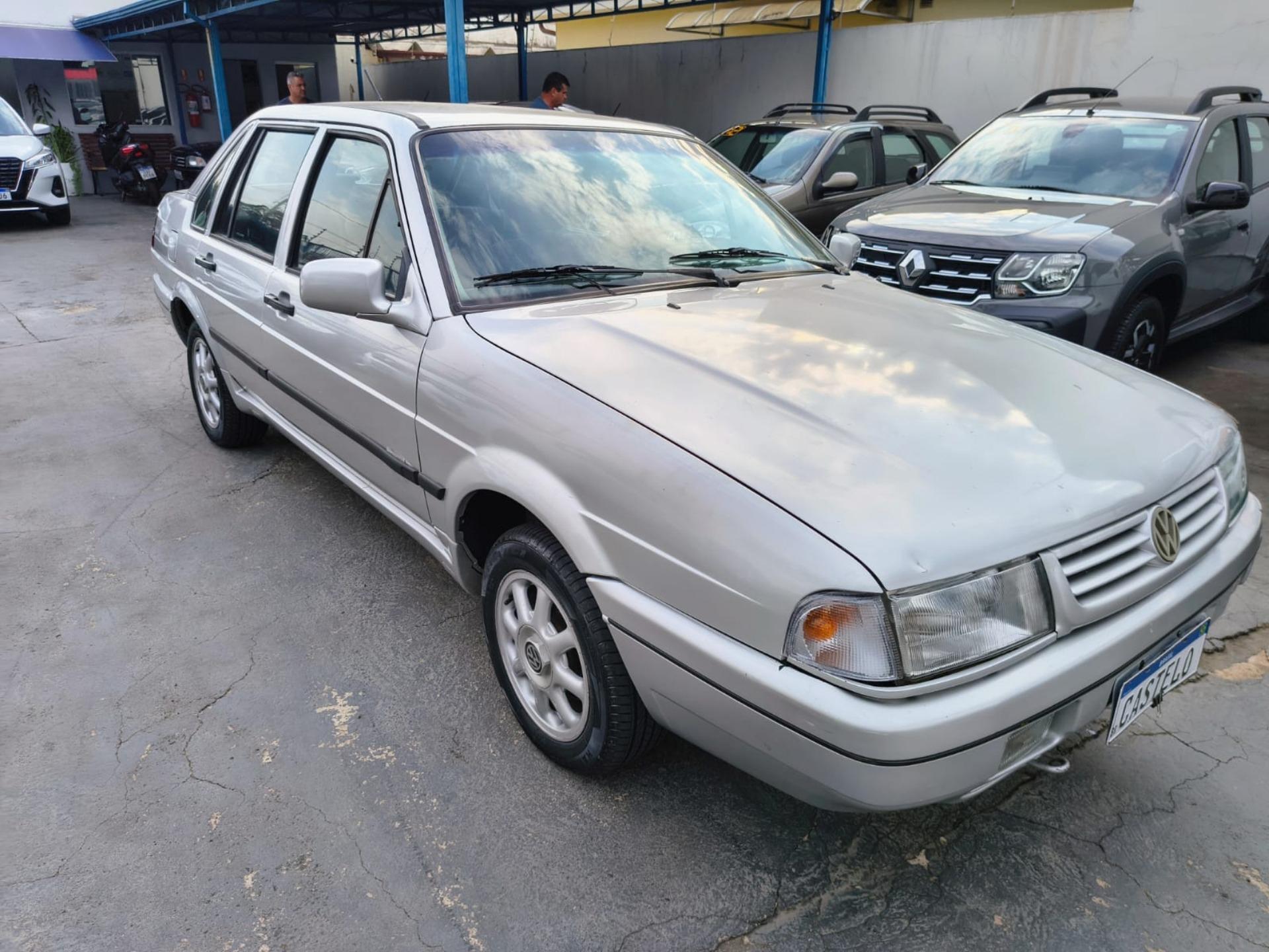 VOLKSWAGEN Santana - Foto