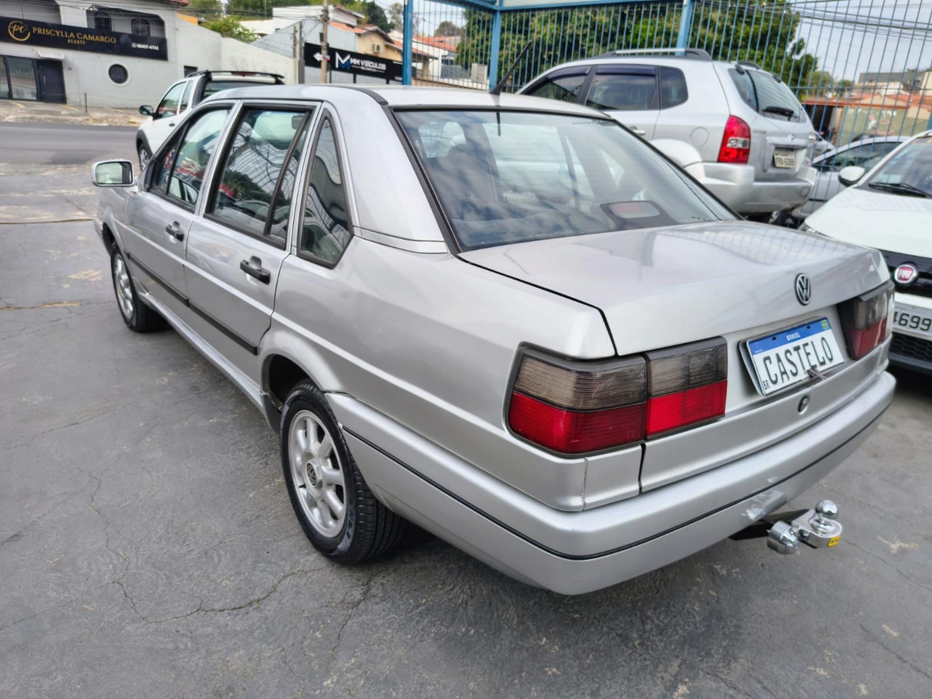 VOLKSWAGEN Santana - Foto