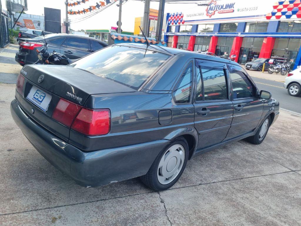 VOLKSWAGEN Santana - Foto