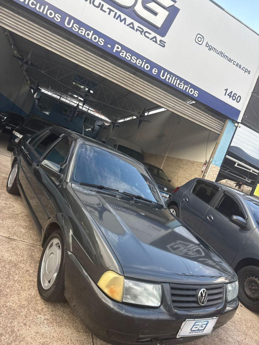 VOLKSWAGEN Santana - Foto