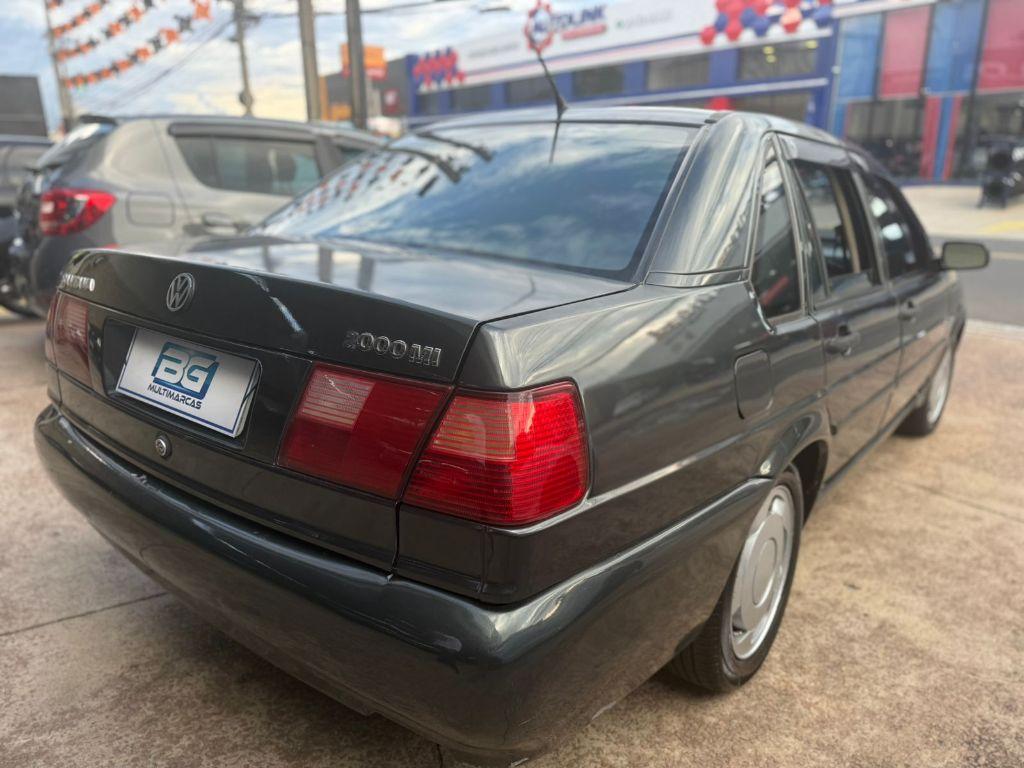 VOLKSWAGEN Santana - Foto