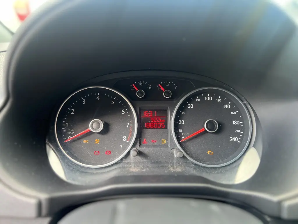 VOLKSWAGEN Saveiro - Foto