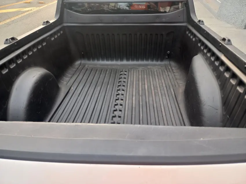 VOLKSWAGEN Saveiro - Foto