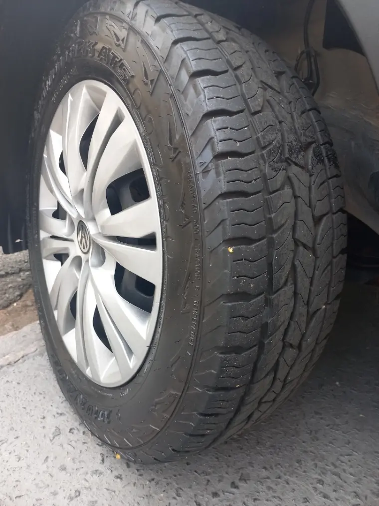 VOLKSWAGEN Saveiro - Foto