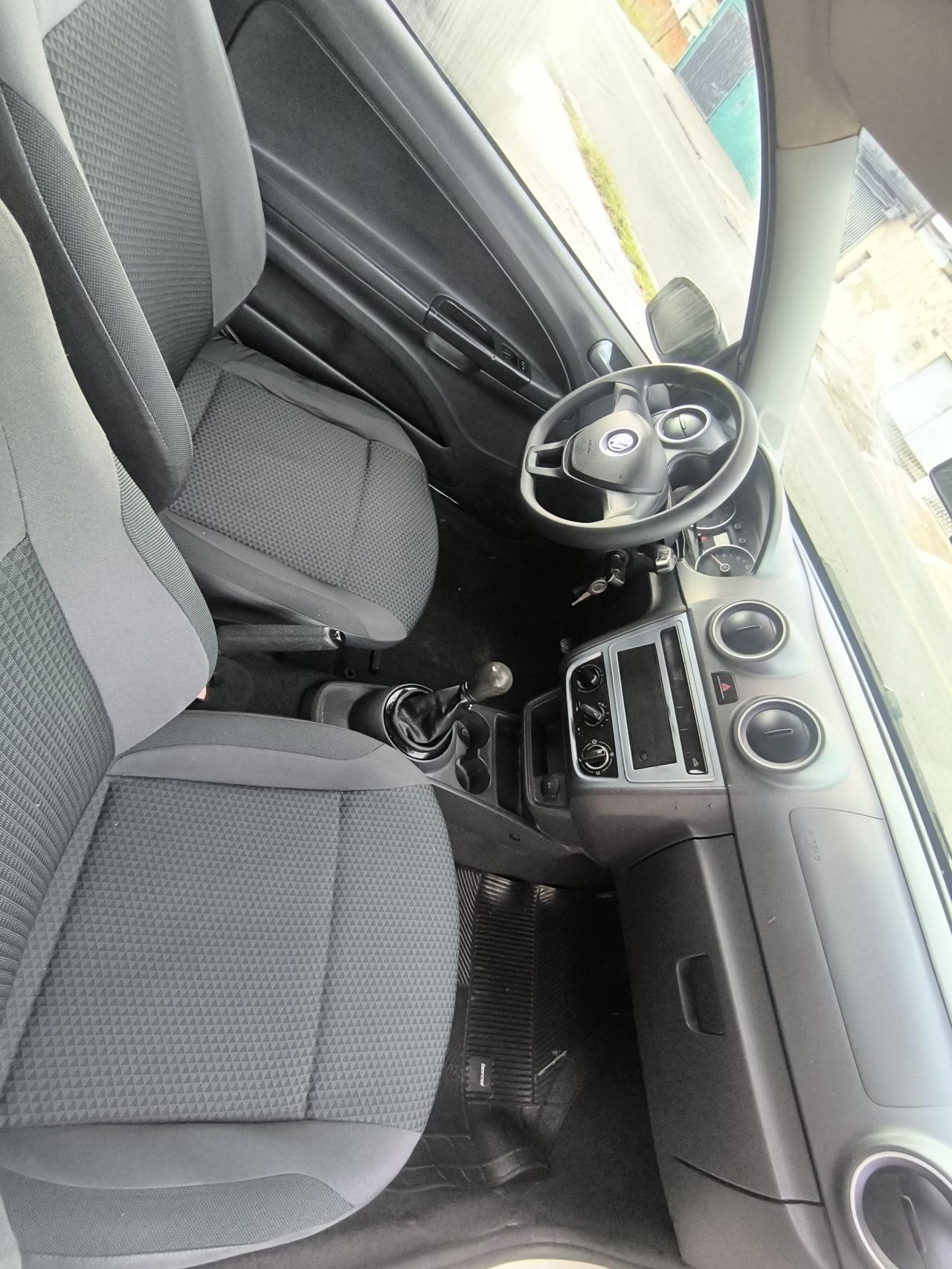 VOLKSWAGEN Saveiro - Foto