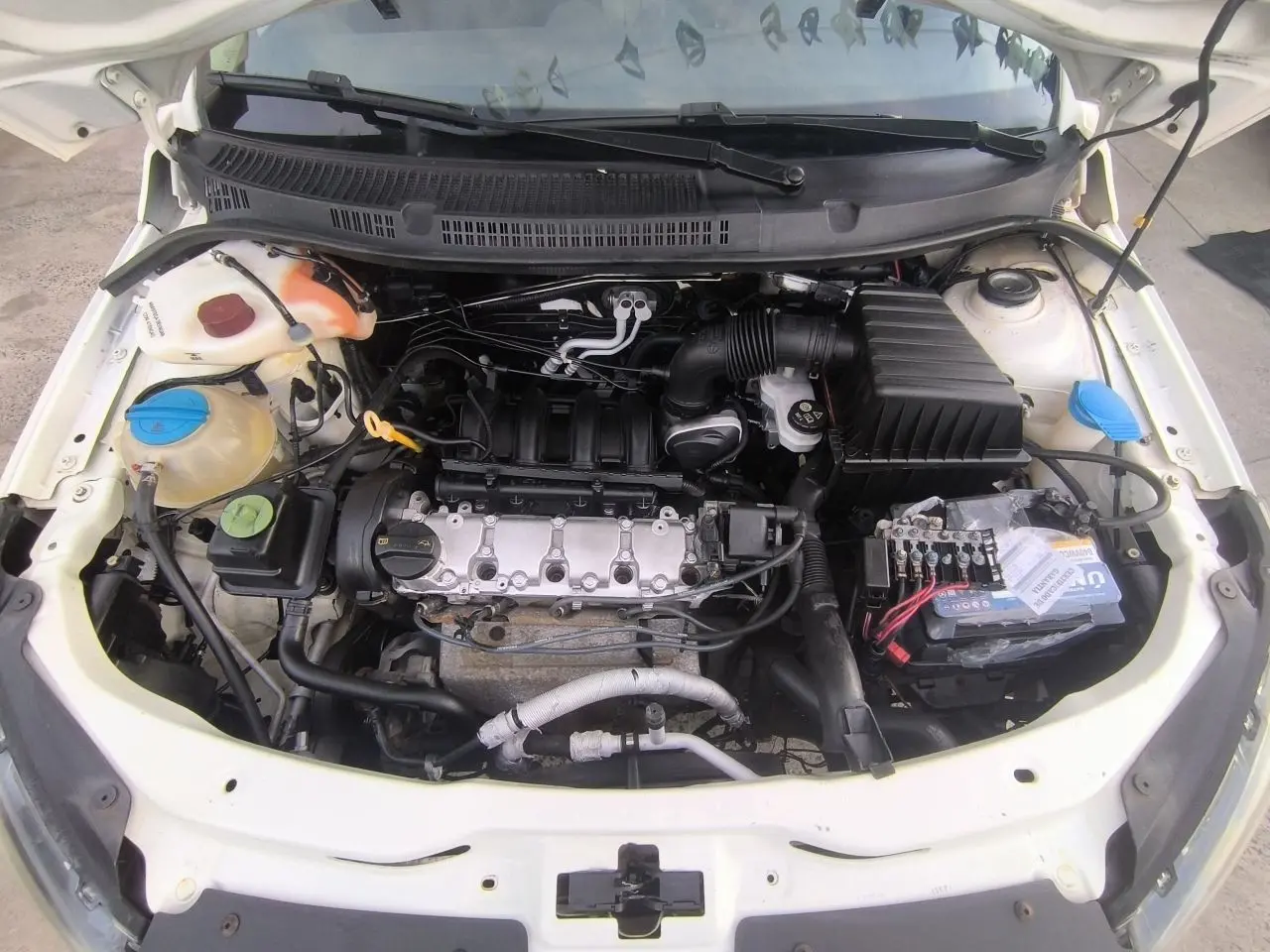 VOLKSWAGEN Saveiro - Foto