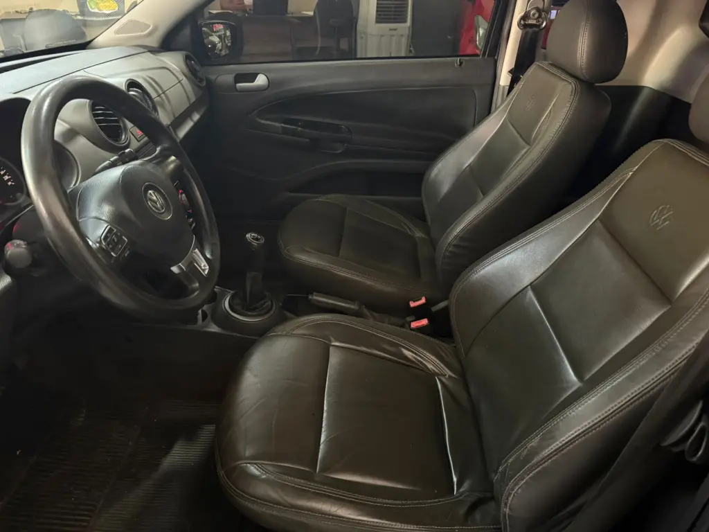 VOLKSWAGEN Saveiro - Foto