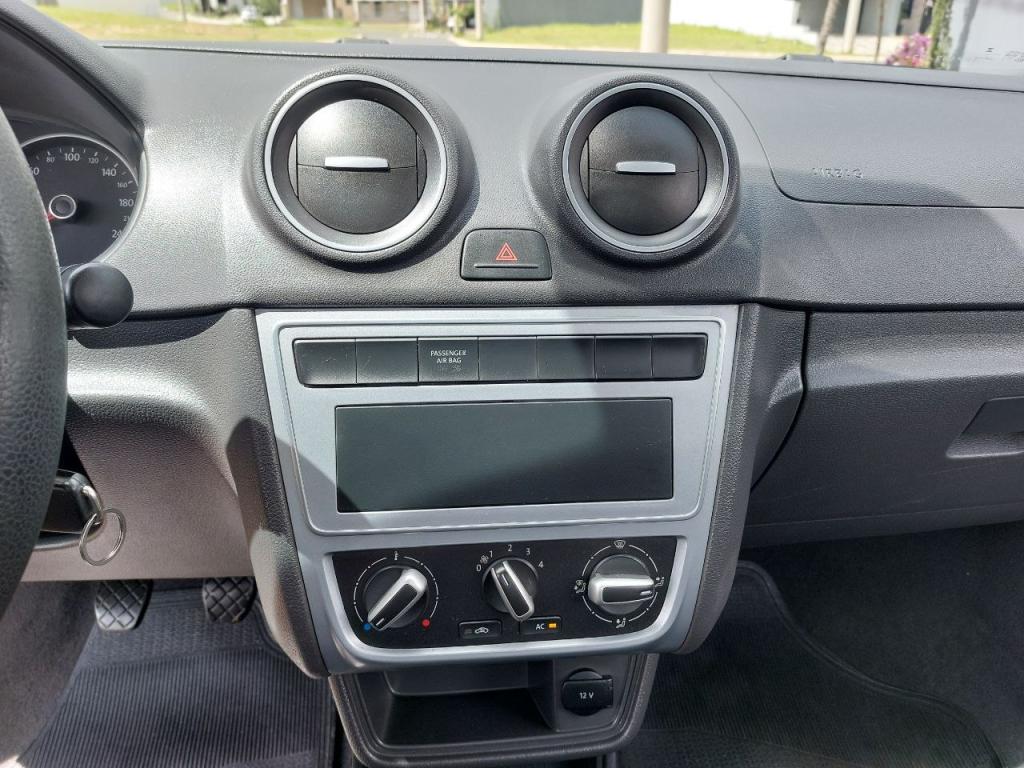 VOLKSWAGEN Saveiro - Foto