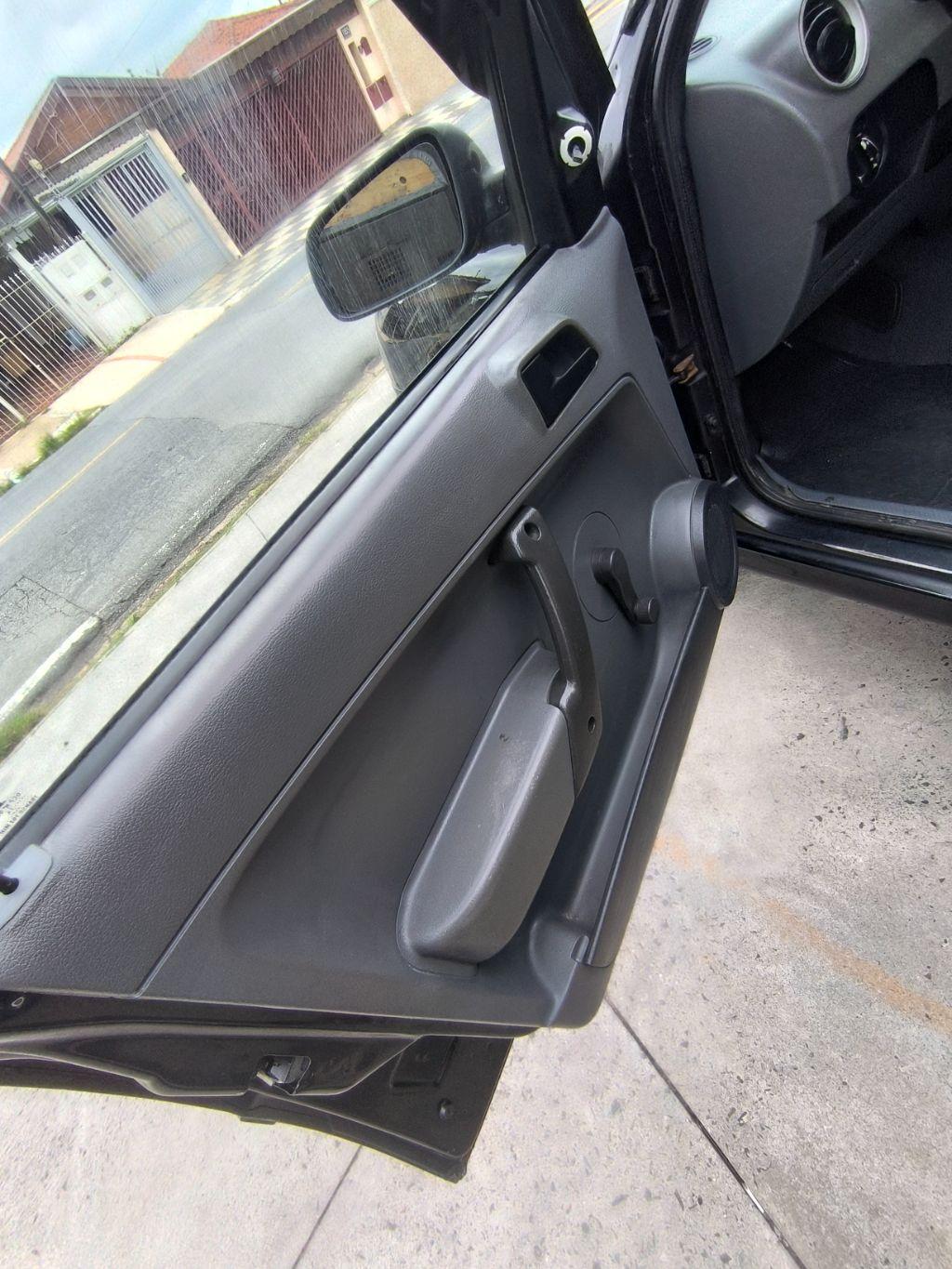 VOLKSWAGEN Saveiro - Foto