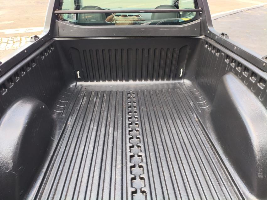 VOLKSWAGEN Saveiro - Foto