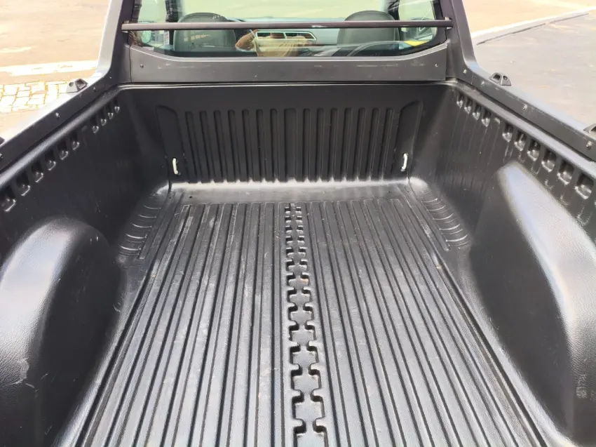 VOLKSWAGEN Saveiro - Foto