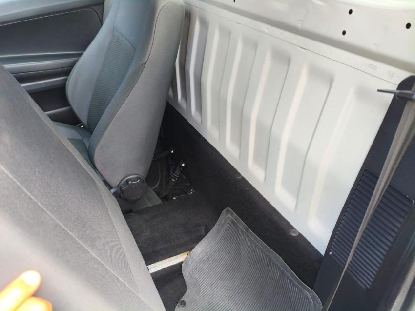 VOLKSWAGEN Saveiro - Foto