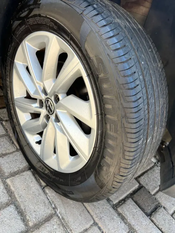 VOLKSWAGEN T-Cross - Foto