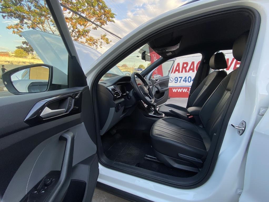 VOLKSWAGEN T-Cross - Foto