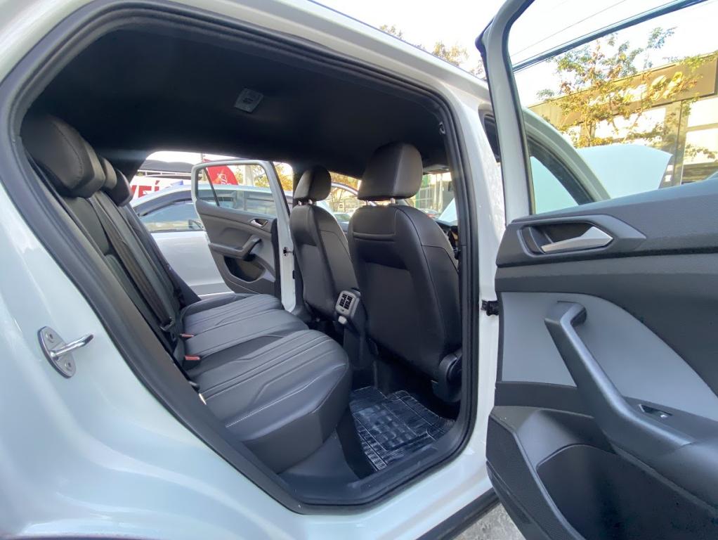 VOLKSWAGEN T-Cross - Foto