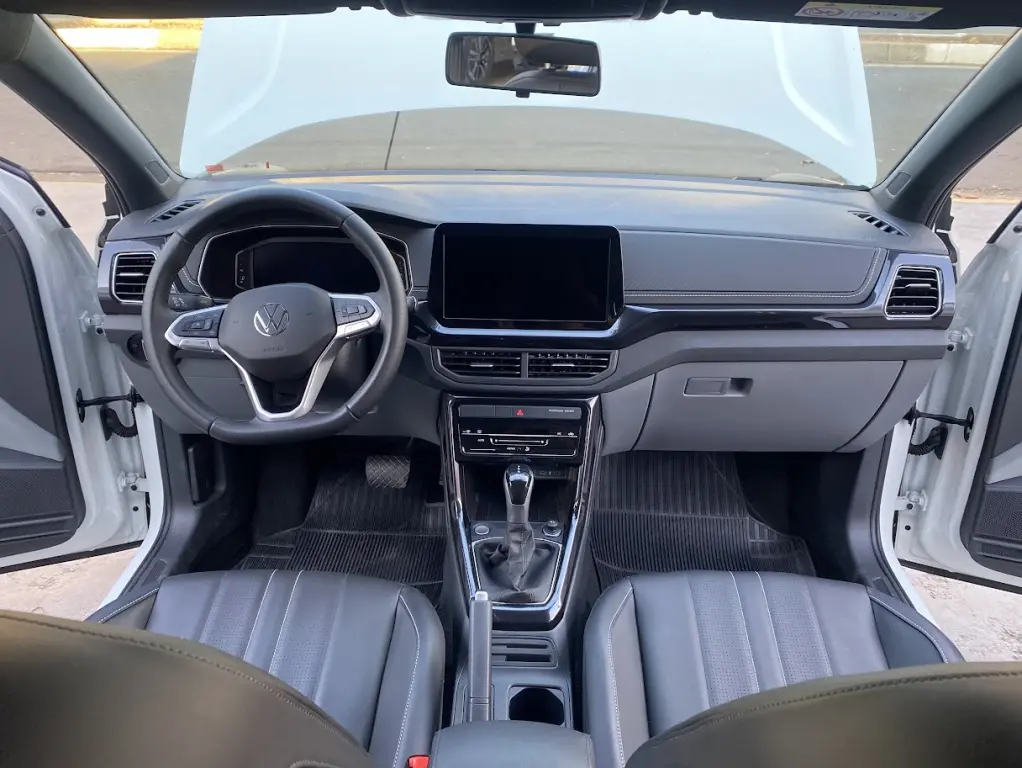 VOLKSWAGEN T-Cross - Foto