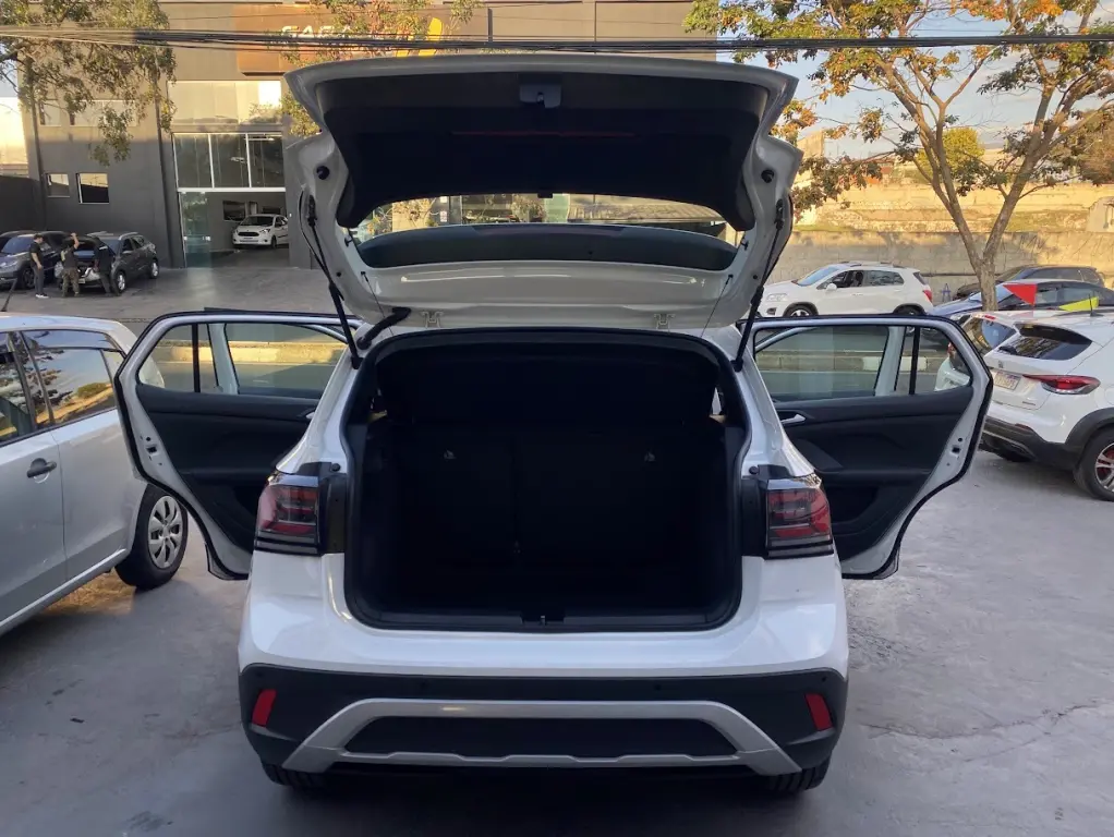 VOLKSWAGEN T-Cross - Foto