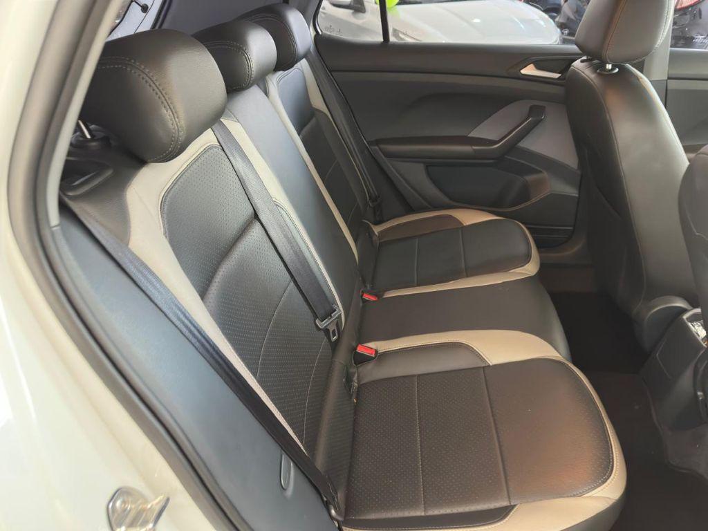 VOLKSWAGEN T-Cross - Foto