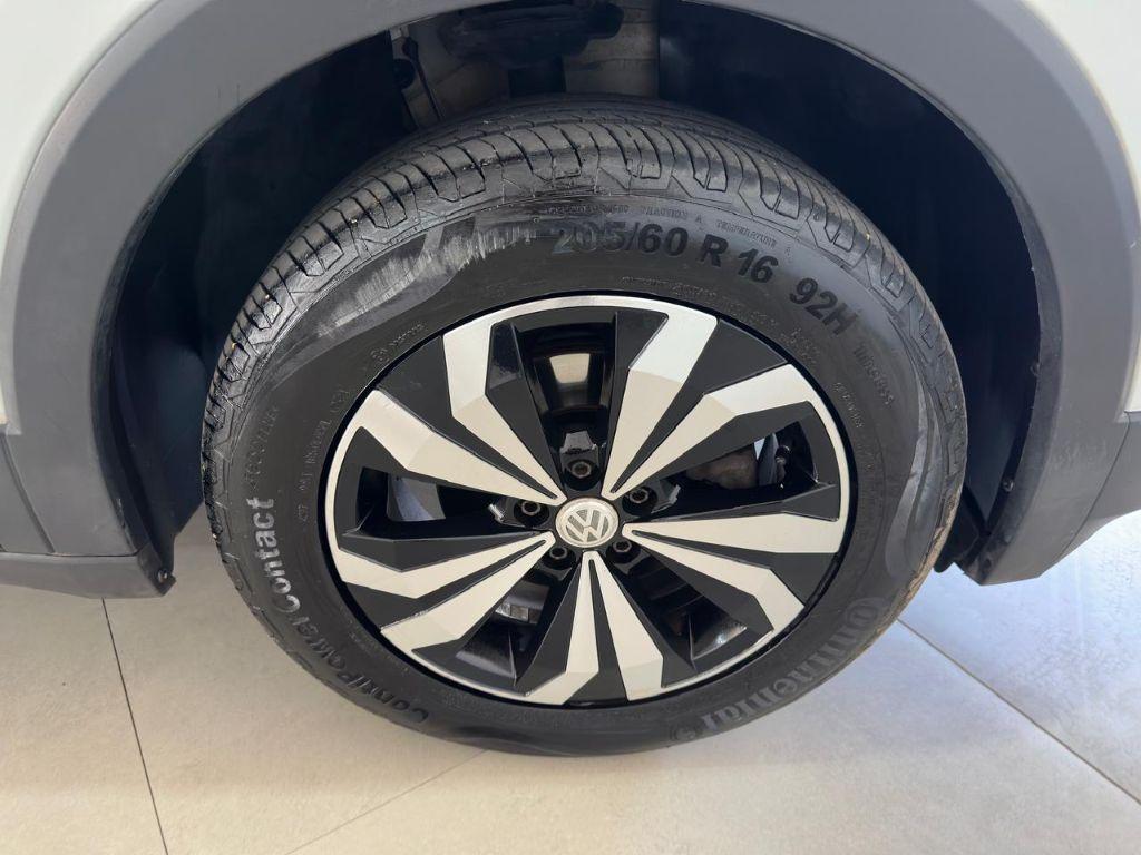VOLKSWAGEN T-Cross - Foto