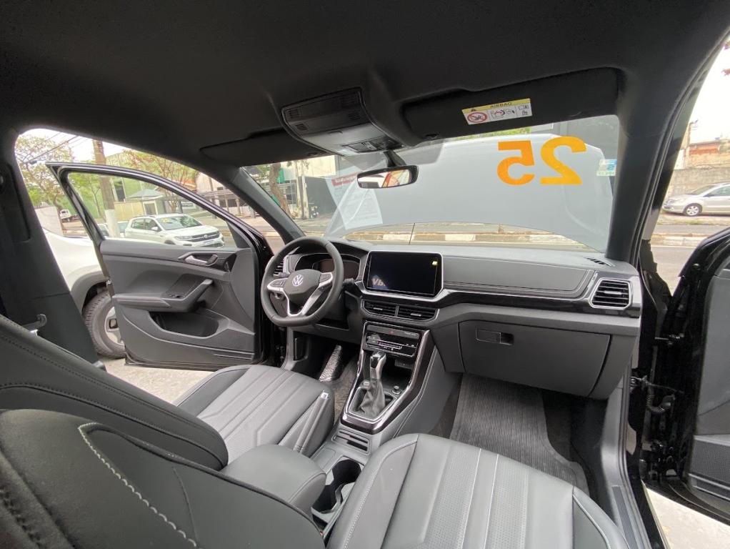 VOLKSWAGEN T-Cross - Foto