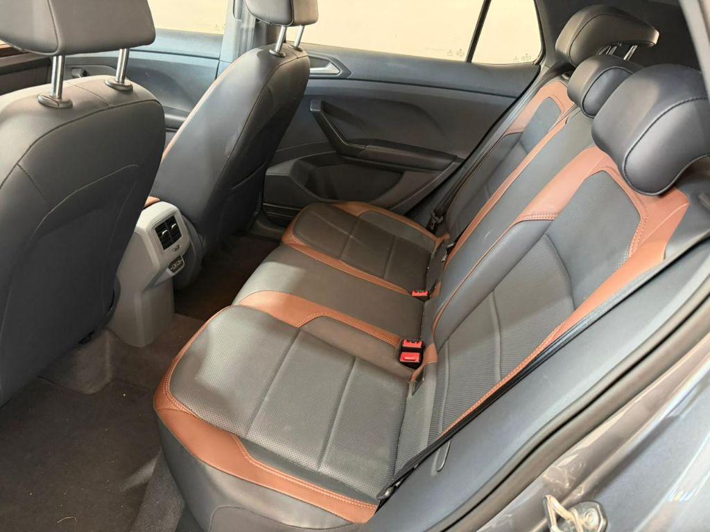 VOLKSWAGEN T-Cross - Foto