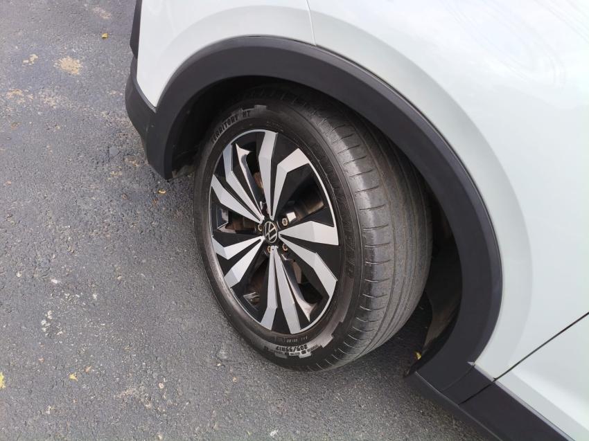 VOLKSWAGEN T-Cross - Foto