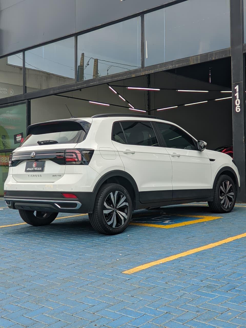 VOLKSWAGEN T-Cross - Foto