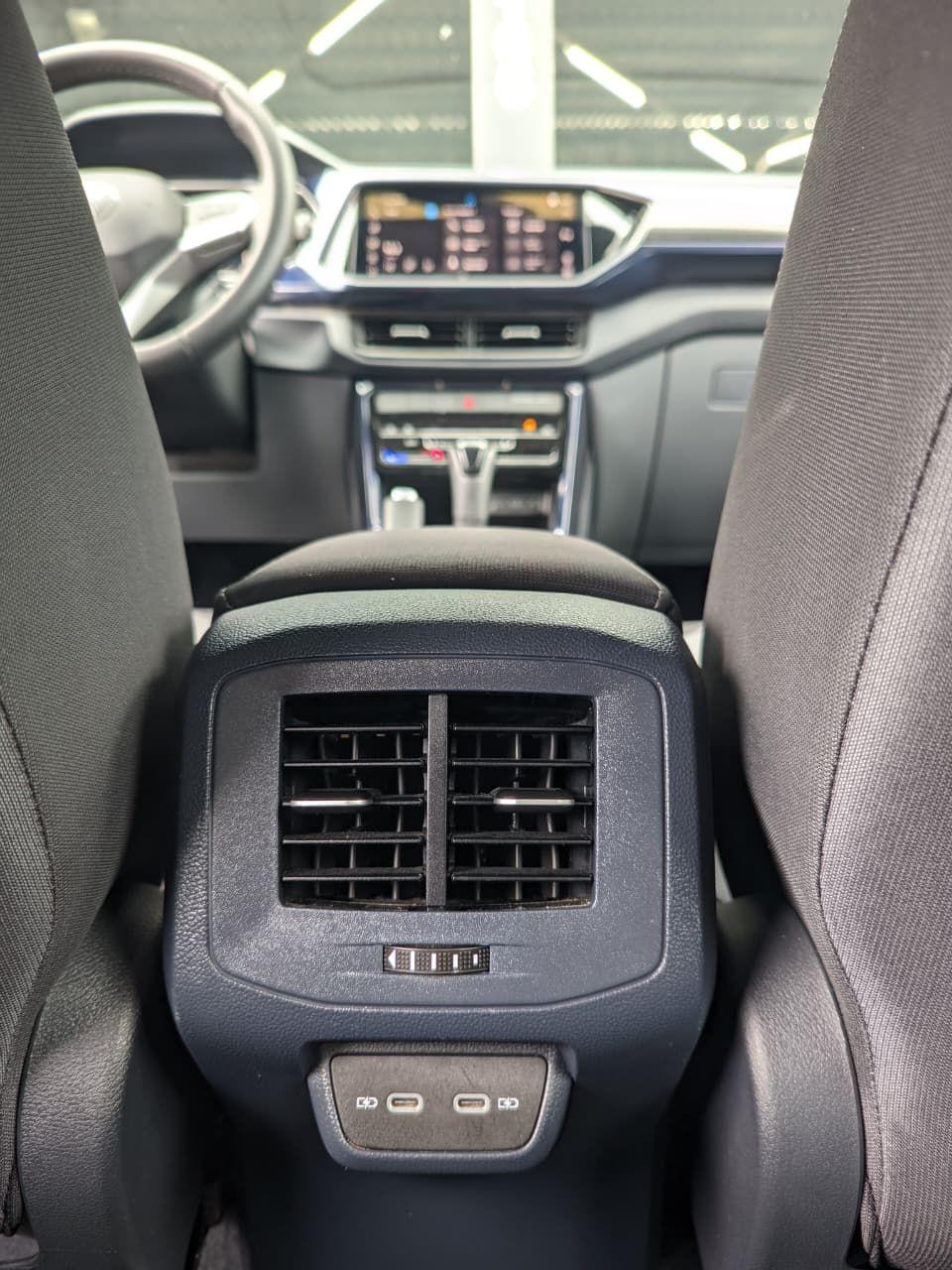 VOLKSWAGEN T-Cross - Foto